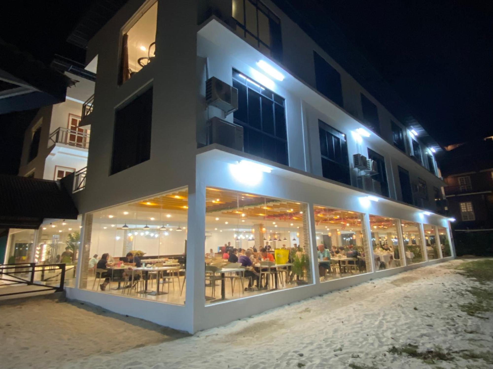 Dolphin Bay Island Resort Kota Belud Экстерьер фото