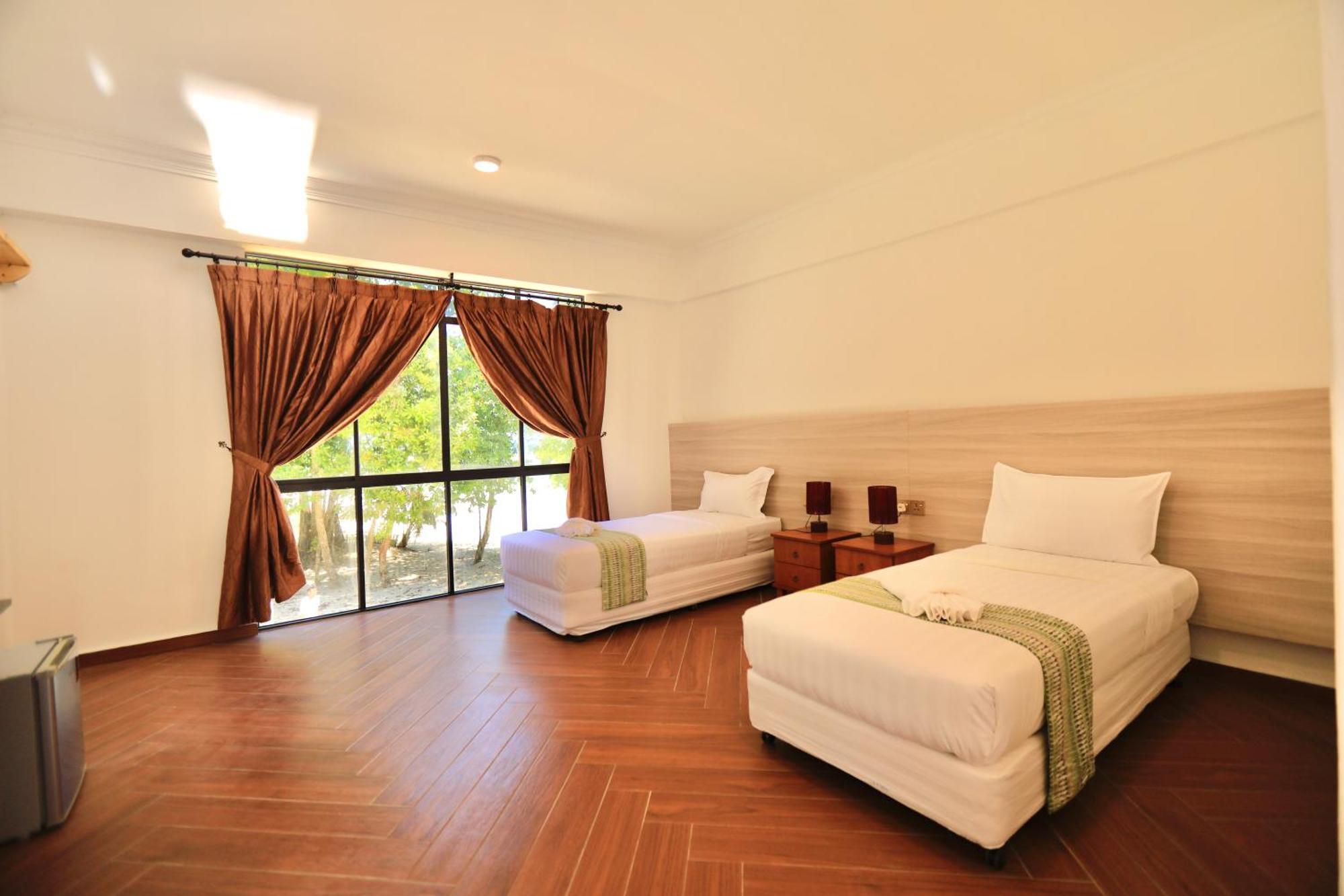 Dolphin Bay Island Resort Kota Belud Экстерьер фото