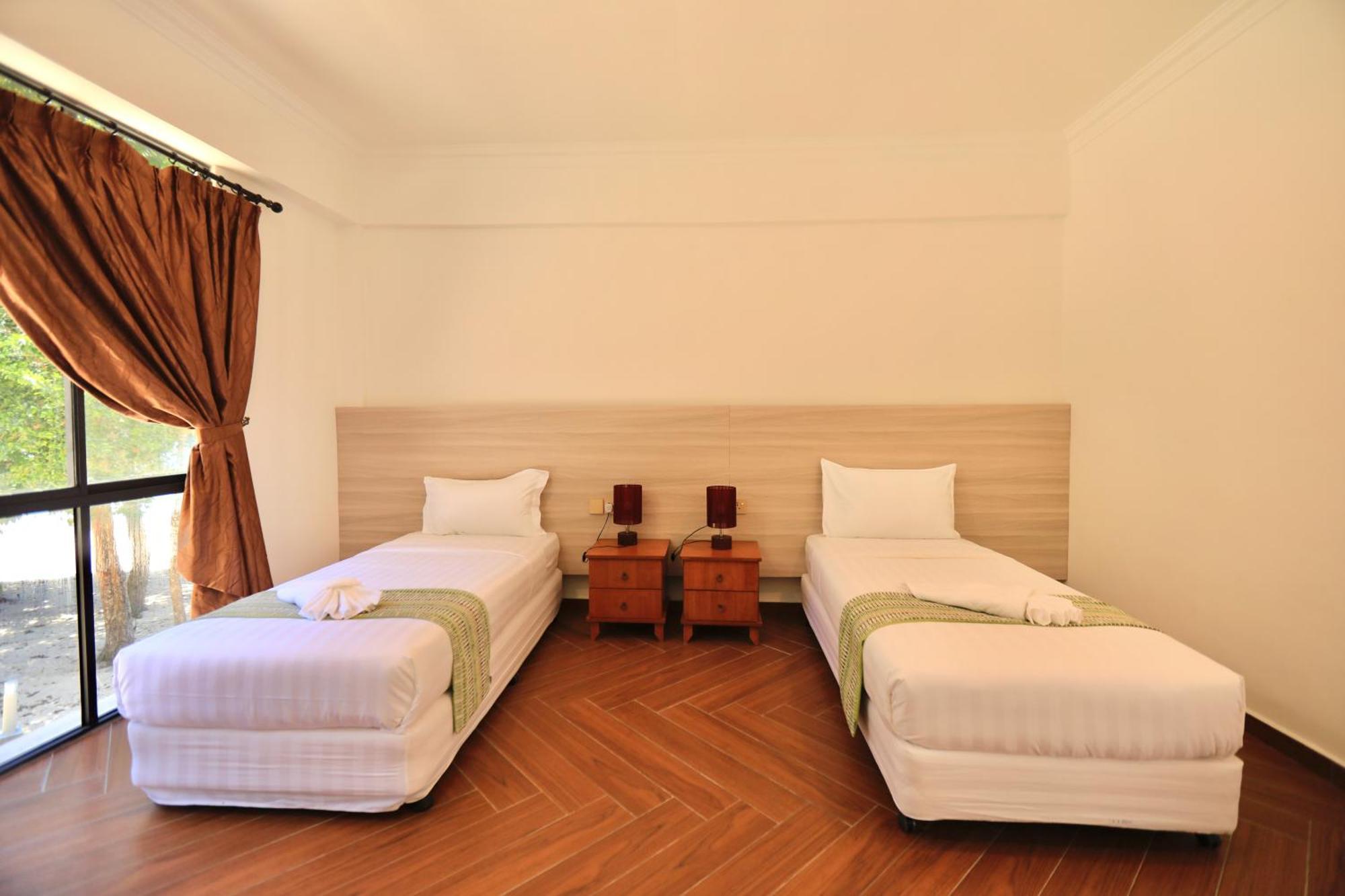 Dolphin Bay Island Resort Kota Belud Экстерьер фото
