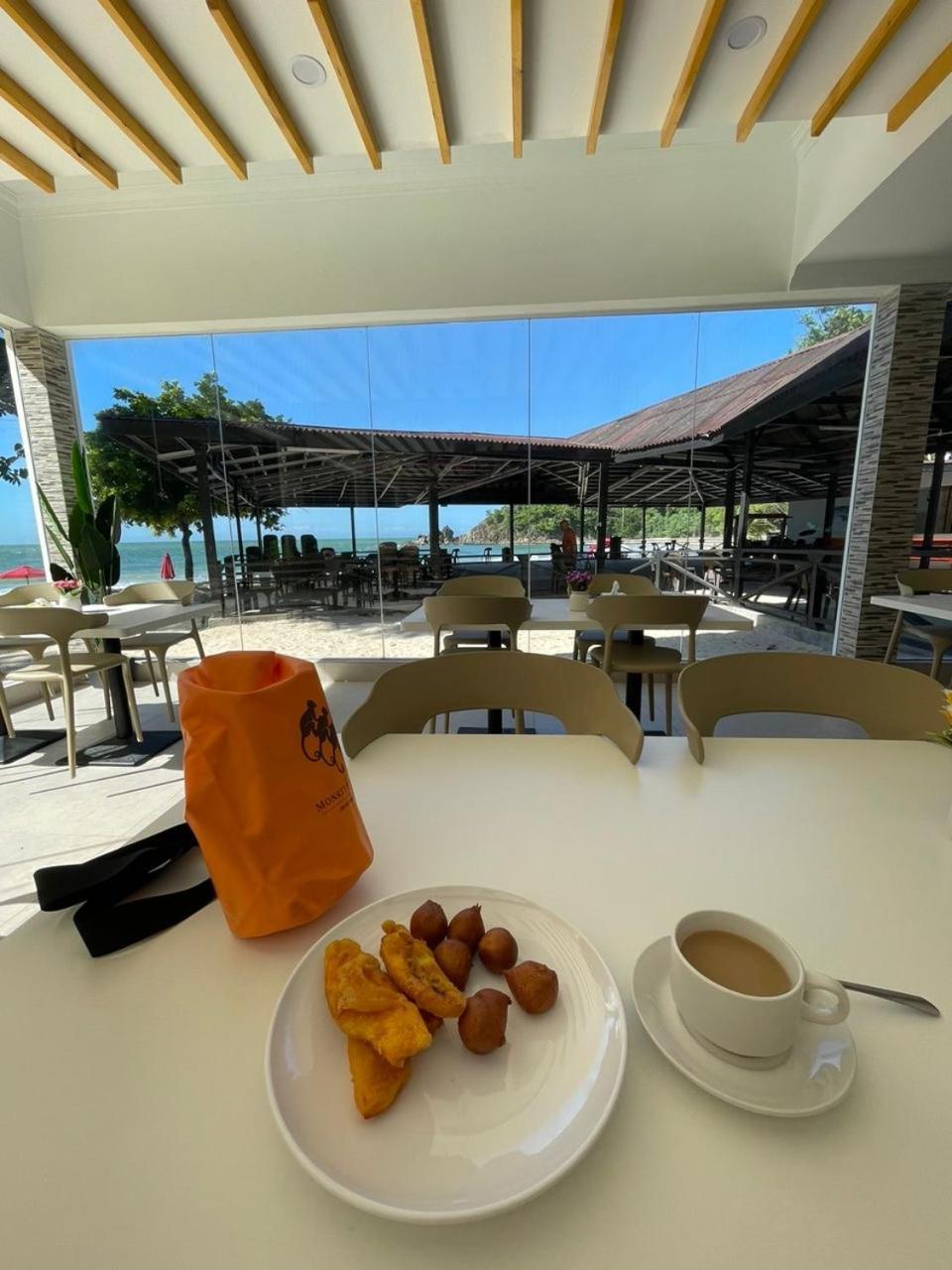 Dolphin Bay Island Resort Kota Belud Экстерьер фото